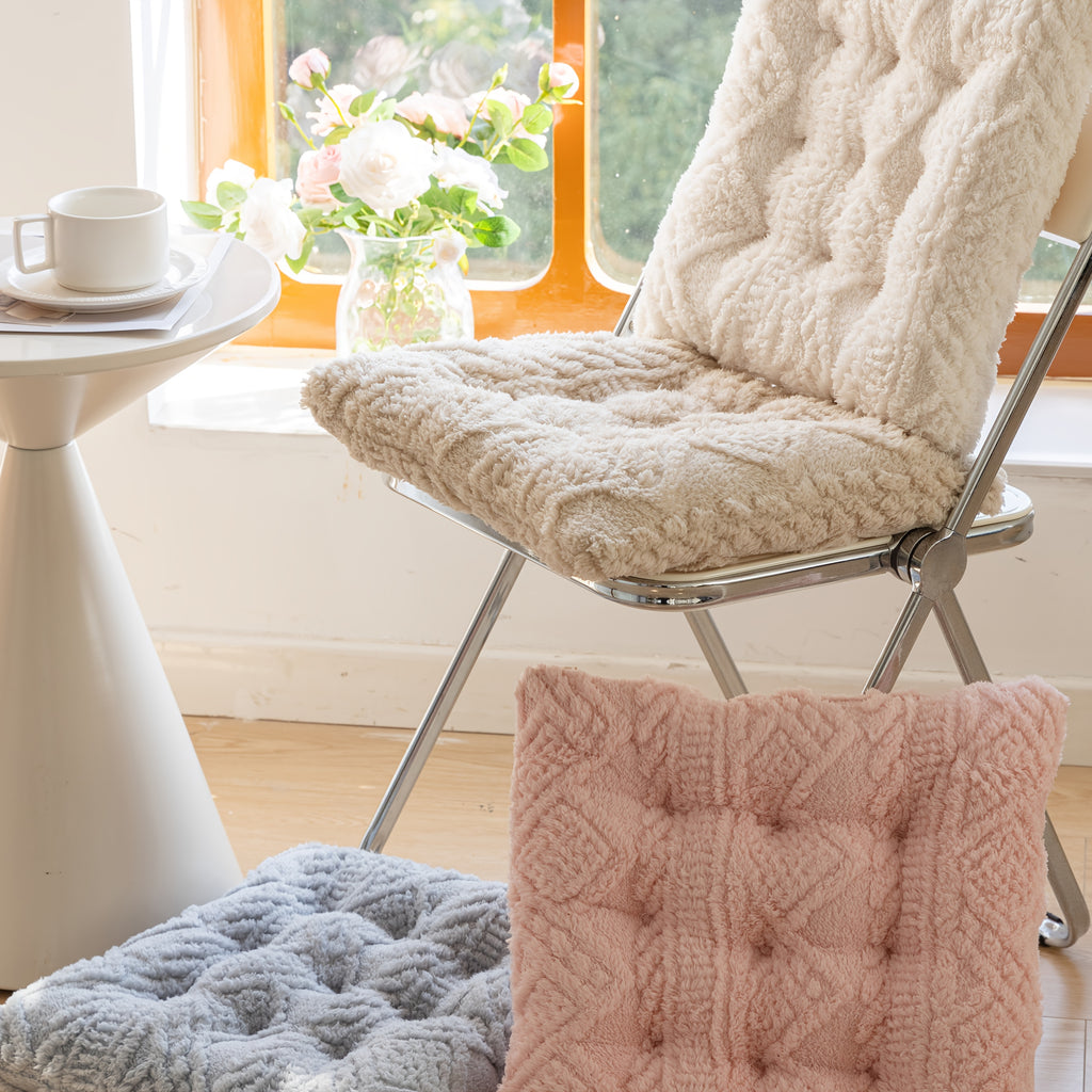 Coussin de chaise carré 43x43 en peluche bouclée, 4 teintes