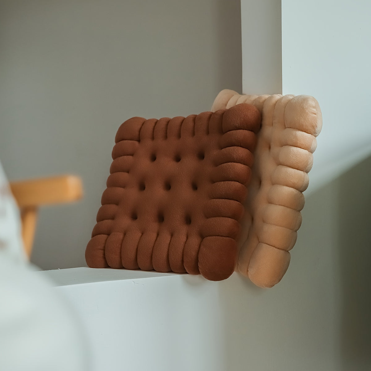 Coussin de chaise rond façon biscuit beige, peluche courte