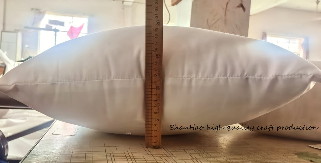 Garnissage de coussin blanc uni, six formats de 30 à 60 cm